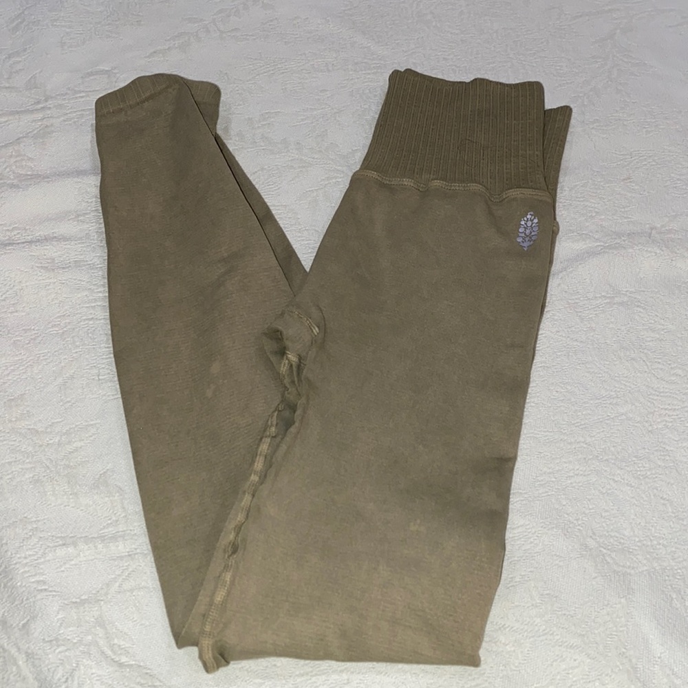 FP Movement Good Karma HR 7/8 Length Leggings Logo Mineral Army Khaki NWOT XS/S